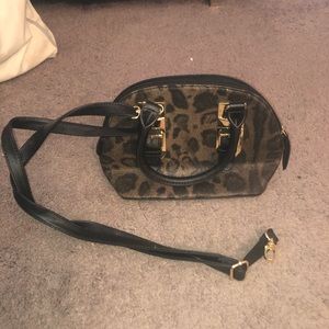 cute leopard print sparkly crossbody purse!!